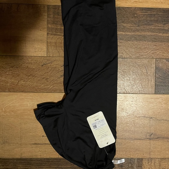 Fabletics Phoenix Lite Short-Sleeve Top NWT - Picture 3 of 3